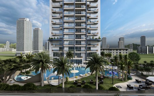 Immeuble de luxe de grande hauteur à Dubaï entouré de palmiers et d'une somptueuse piscine, avec d'autres gratte-ciel et un parc luxuriant en arrière-plan sous un ciel nuageux.