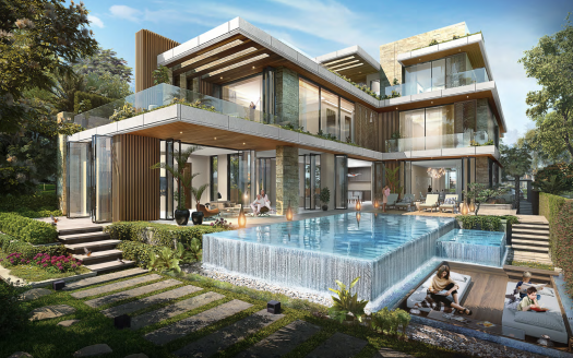 Une luxueuse maison moderne à Dubaï avec de grandes fenêtres en verre et des panneaux en bois, dotée d'une piscine extérieure. Les gens se détendent et les enfants jouent autour de la piscine, entourée d'une verdure luxuriante.