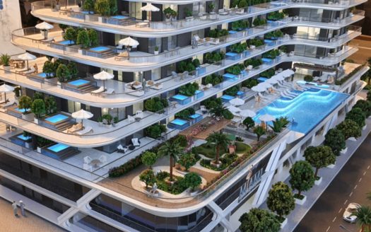 Une villa de luxe moderne sur plusieurs niveaux à Dubaï avec une piscine sinueuse de style rivière, entourée de jardins luxuriants et de coins salons extérieurs sur diverses terrasses.
