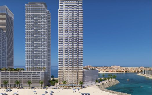 Rendu numérique d'immeubles modernes de grande hauteur en bord de mer à Dubaï avec des palmiers et des gens profitant de la plage de sable sous un ciel bleu clair.