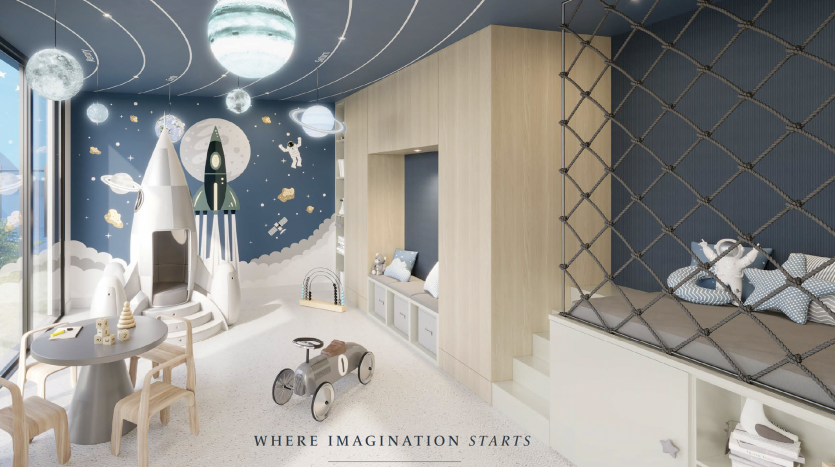 Une chambre d&#039;enfant dans une villa de Dubaï conçue sur le thème de l&#039;espace, avec un lit en forme de fusée, des plafonniers planétaires, des peintures murales d&#039;étoiles et de vaisseaux spatiaux et un parquet parsemé de jouets