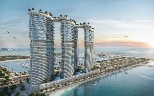 Un rendu de trois tours futuristes aux formes incurvées à Dubaï, dotées de jardins sur les toits et entourées d'un front de mer luxuriant, sous un ciel dégagé.