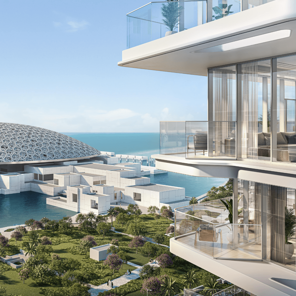 Une station balnéaire futuriste de Dubaï avec des bâtiments modernes à plusieurs niveaux intégrant de vastes façades vitrées et des balcons donnant sur des jardins luxuriants et l'océan.