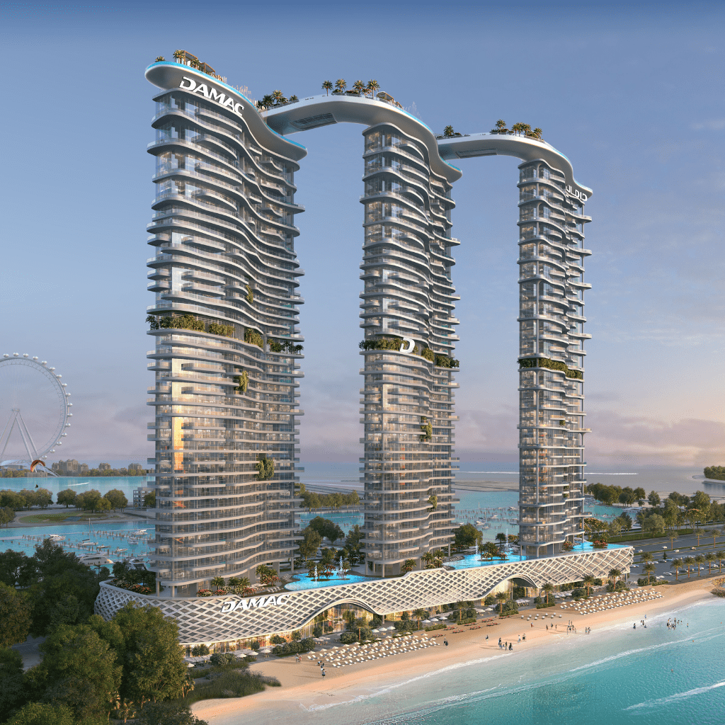 Deux tours futuristes entrelacées avec une végétation luxuriante sur les balcons surplombent une plage, avec l'océan et une grande roue en arrière-plan. Vitrines idéales de l'immobilier Dubaï, ces structures sont des exemples