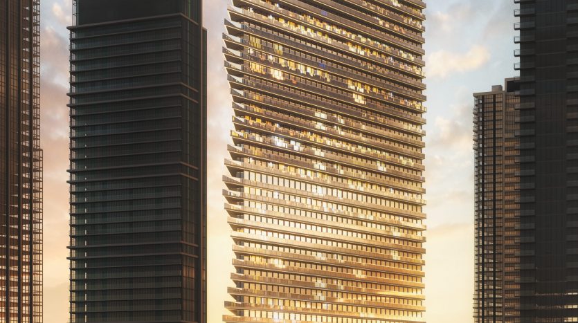 Un gratte-ciel futuriste, &quot;Mar Casa&quot;, au design unique et torsadé, illuminé au crépuscule. Le bâtiment est entouré d&#039;autres gratte-ciel et d&#039;un plan d&#039;eau réfléchissant au premier plan, mettant en valeur le meilleur de Dubaï.