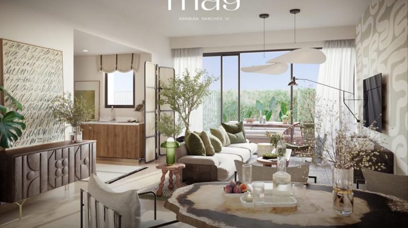 Vue intérieure d&#039;une villa moderne à Dubaï à Arabian Ranches III, avec une palette de couleurs neutres, un mobilier élégant, de grandes fenêtres offrant de la lumière naturelle et des plantes décoratives.