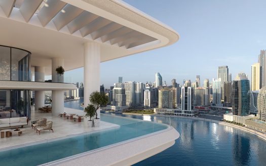 Luxueux balcon de villa avec piscine à débordement surplombant l'horizon moderne de Dubaï avec des gratte-ciel et des monuments architecturaux sous un ciel bleu clair.