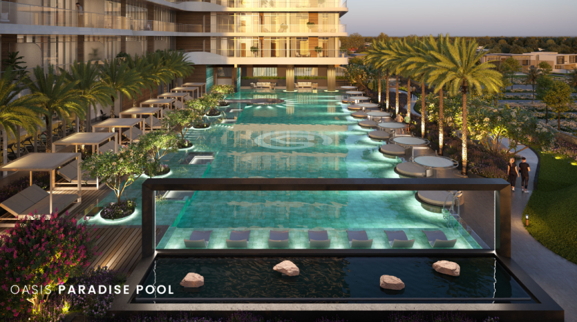 Une luxueuse piscine à débordement d&#039;hôtel à Dubaï illuminée au crépuscule, entourée de palmiers et de chaises longues, avec une vue sur l&#039;architecture moderne en arrière-plan.