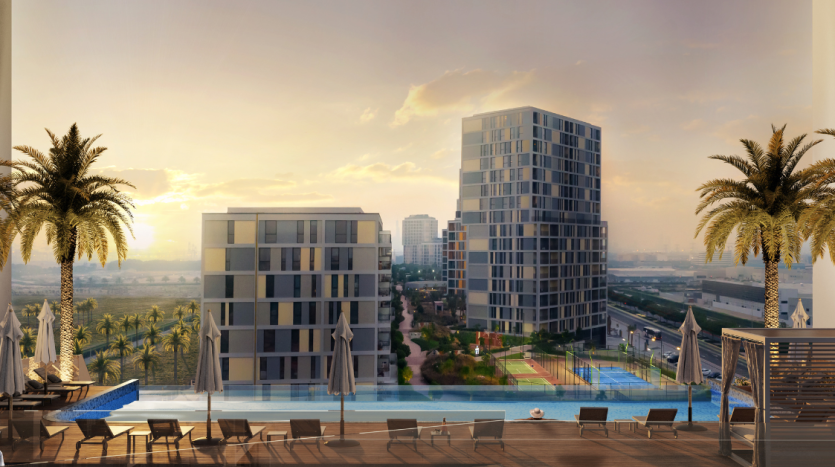 Vue luxueuse sur le toit d&#039;un appartement de Dubaï avec piscine, palmiers et immeubles modernes de grande hauteur surplombant un paysage urbain lors d&#039;un coucher de soleil doré.