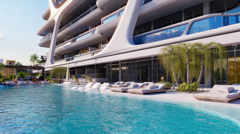 Complexe de luxe moderne doté d&#039;une grande piscine encadrée de palmiers et de chaises longues, comprenant une élégante villa à plusieurs étages à Dubaï avec des balcons fluides et de grandes fenêtres en verre.