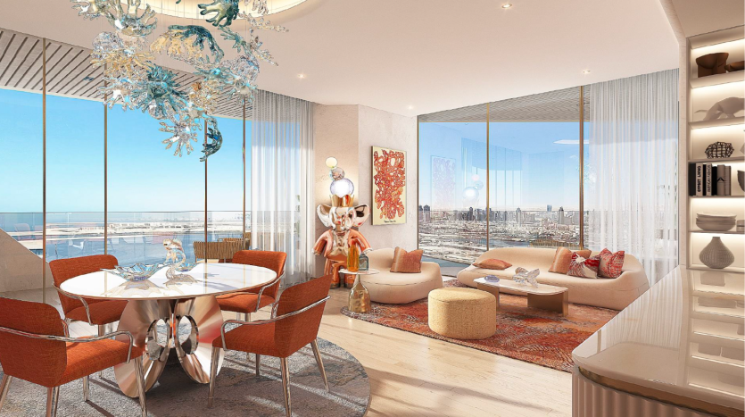 Luxueux salon penthouse à Dubaï avec une décoration moderne, une vue panoramique sur la ville, doté d&#039;une table en verre, d&#039;art abstrait et de meubles colorés sous un lustre unique.