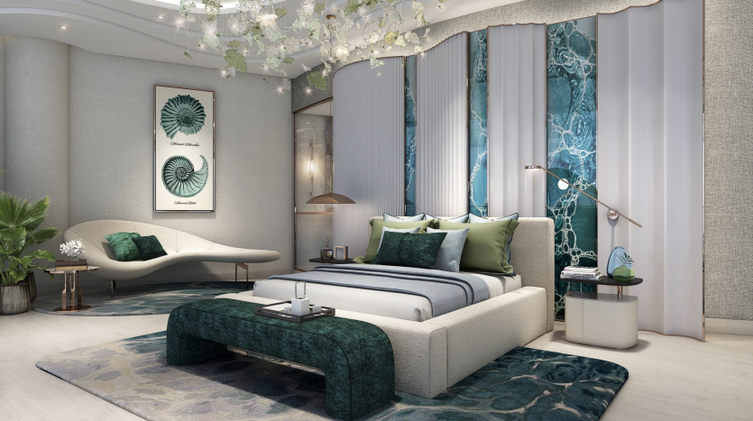 Chambre moderne de luxe dans une villa de Dubaï présentant une palette de couleurs blanc et turquoise, avec un lustre artistique, une literie moelleuse, deux œuvres d&#039;art murales uniques et des rideaux élégants.