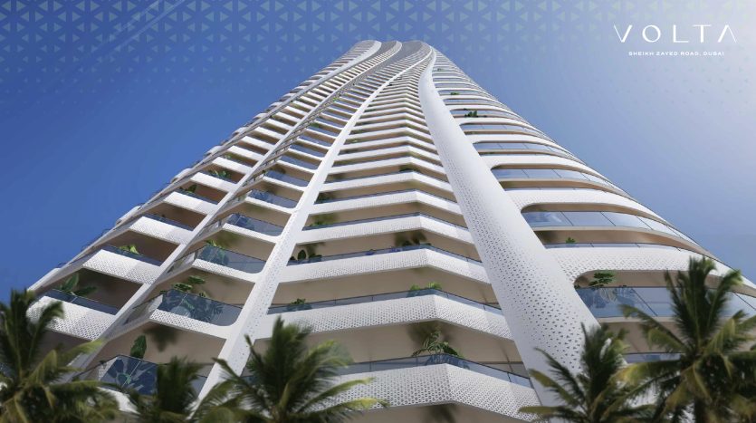 Un immeuble moderne en spirale sous un ciel bleu éclatant, entouré de palmiers, commercialisé comme une opportunité d&#039;investissement de premier ordre à Dubaï, avec le nom « volta » en bas.