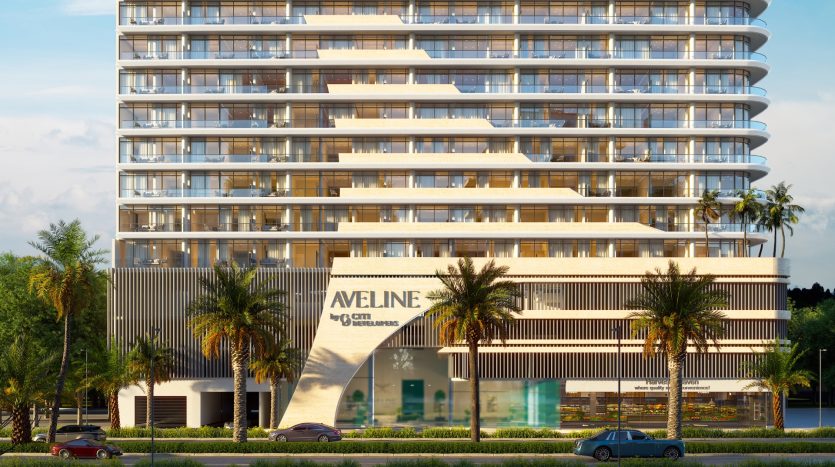 Rendu d&#039;un bâtiment moderne à plusieurs étages nommé Aveline, avec des étages résidentiels au-dessus d&#039;un espace commercial au rez-de-chaussée, entouré de palmiers sous un ciel dégagé à Dubaï.