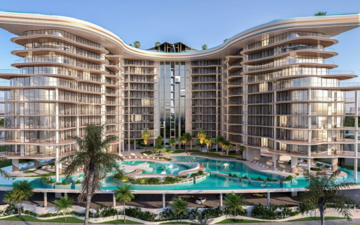 Des immeubles résidentiels modernes et curvilignes à plusieurs étages flanquant une tour centrale, avec un aménagement paysager luxuriant et une piscine luxueuse, le tout sur un ciel clair et ensoleillé à Dubaï.