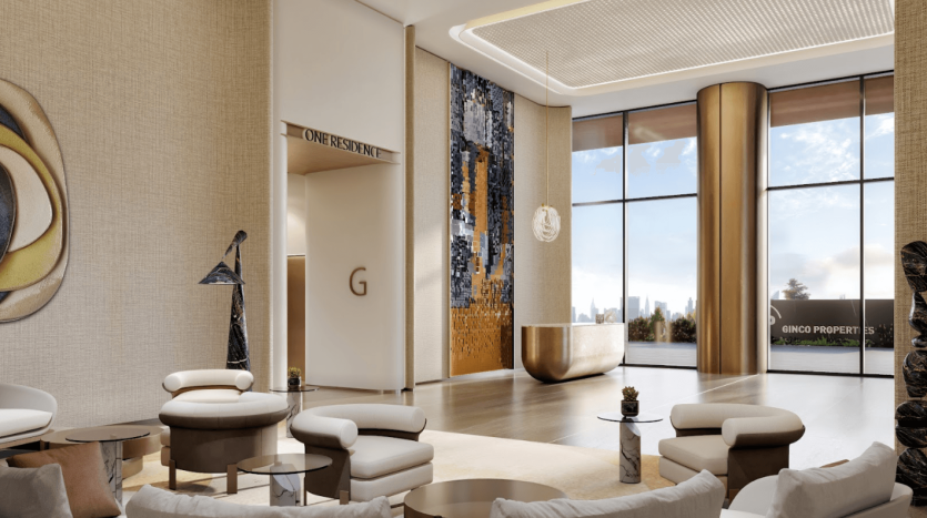 Le hall luxueux du One Residences présente une décoration moderne avec des sièges blancs moelleux, un élégant bureau de réception avec une finition dorée et une grande œuvre d'art murale géométrique. Les baies vitrées offrent une vue panoramique. L'espace est bien éclairé avec un éclairage ambiant et des éléments de design élégants.