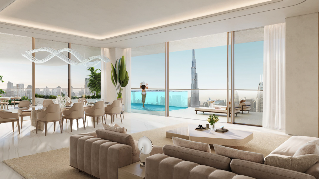 Un espace de vie luxueux et moderne au Fairmont Residences comprend un salon spacieux avec des canapés beiges et une grande table à manger. Les baies vitrées révèlent un balcon avec une piscine à débordement, surplombant un paysage urbain dominé par un grand gratte-ciel. Des plantes d'intérieur et des luminaires modernes ornent la pièce.