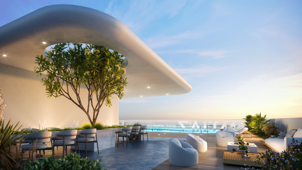 Moderna azotea al atardecer con arquitectura blanca curvada, un gran árbol, tumbonas, mesas de comedor, plantas y una luminosa piscina con vistas al perfil de la ciudad.