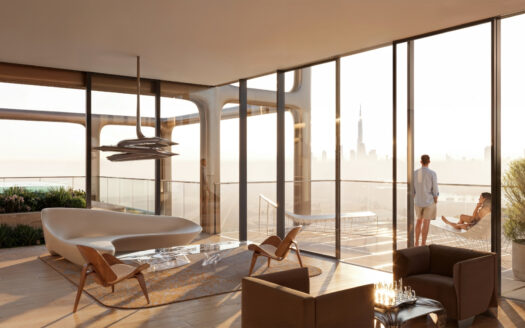 Un salon moderne et ensoleillé avec des fenêtres allant du sol au plafond et offrant une vue sur l'horizon de la ville. Alors qu'un homme se tient sur le balcon et qu'une femme se détend dans un hamac, rappelez-vous : le plan de paiement à Dubaï ne doit pas être le seul critère. Une décoration contemporaine complète l'espace.