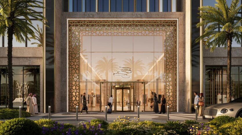 L'image montre la grande entrée du Trump Plaza, avec de grandes portes en verre, des motifs géométriques complexes, des palmiers se reflétant dans le verre, et des personnes en tenue de soirée. Une voiture argentée est garée à proximité.
